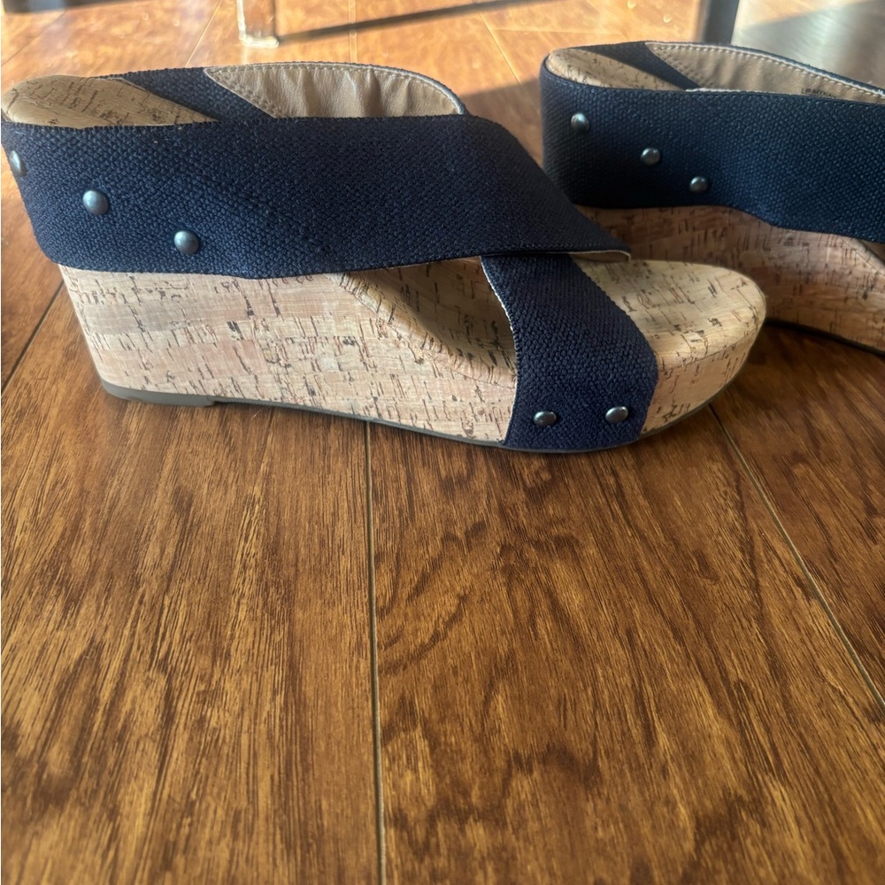 Lucky Brand Women's Navy Wedges
